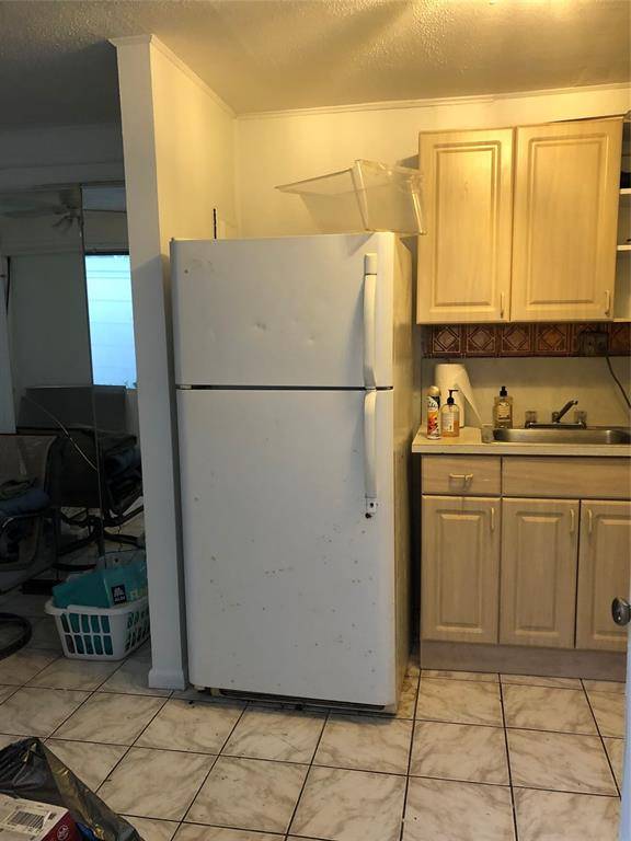 Fort Lauderdale, FL 33304,[StreetName,UnitNumber,StreetNumber,StreetDirPrefix]