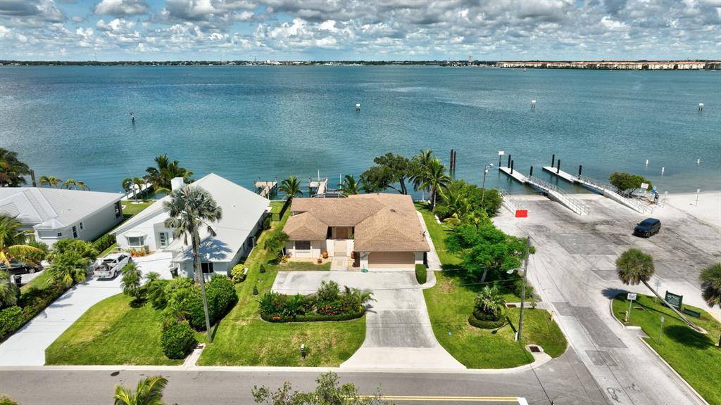 Hutchinson Island, FL 34949,1701 Bayshore Dr