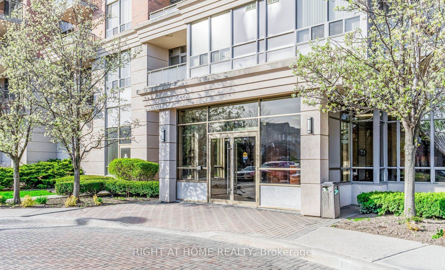 Mississauga, ON L5R 4G9,55 Strathaven DR #1212