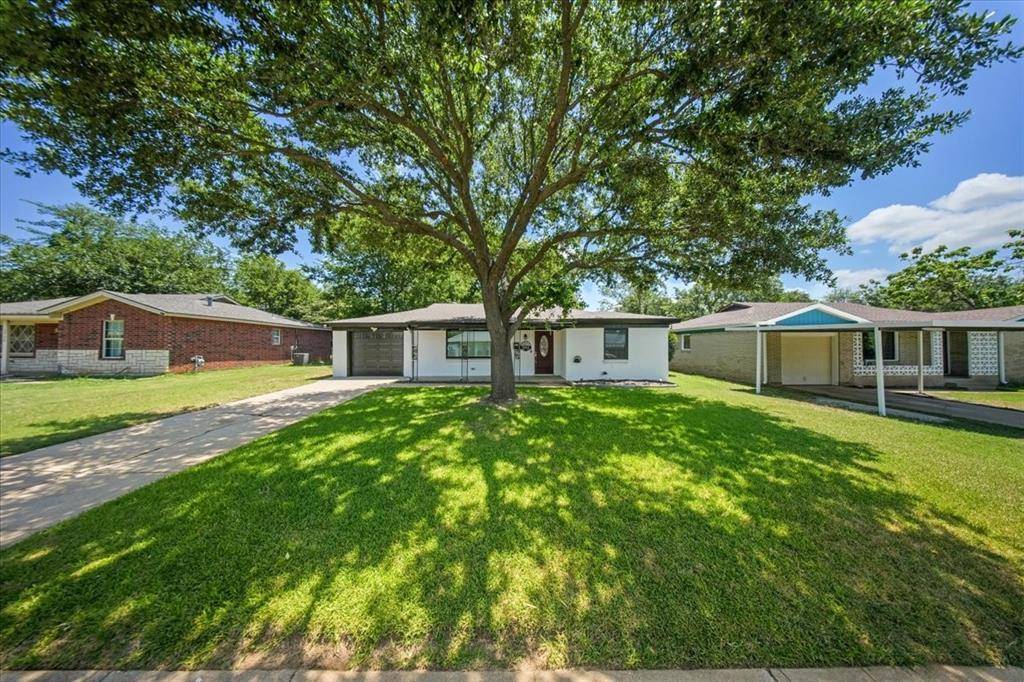 Lake Worth, TX 76135,3904 Caddo Trail