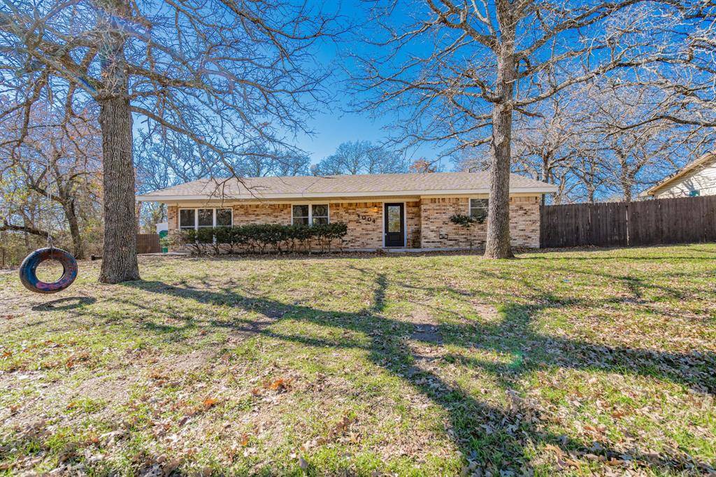 Bowie, TX 76230,1004 E Wilbarger Street