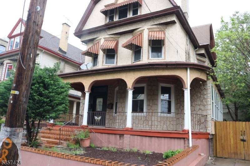 Jersey City, NJ 07305,94 Lembeck Ave