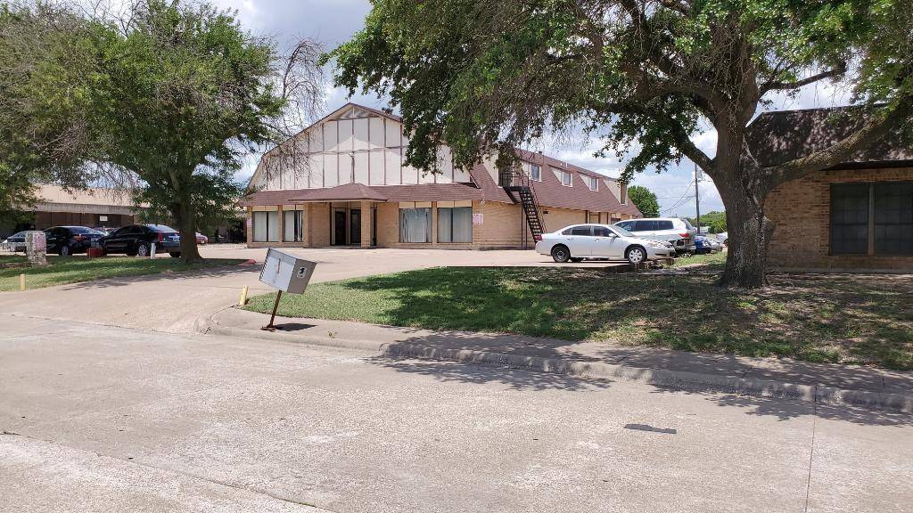Desoto, TX 75115,123 Executive Way