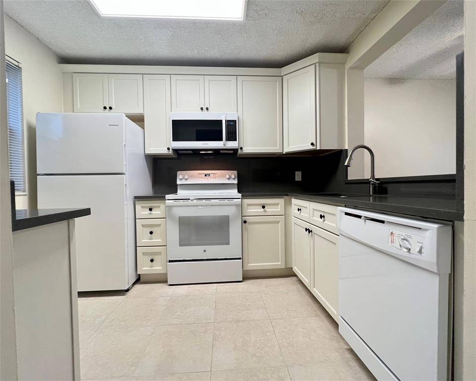 Fort Lauderdale, FL 33309,[StreetName,UnitNumber,StreetNumber,StreetDirPrefix]