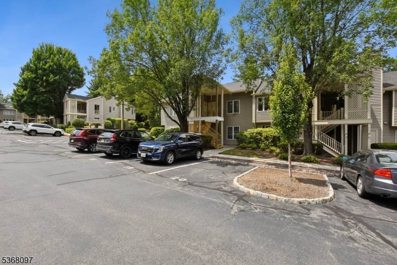 Clinton Twp., NJ 08801,20 Augusta Dr