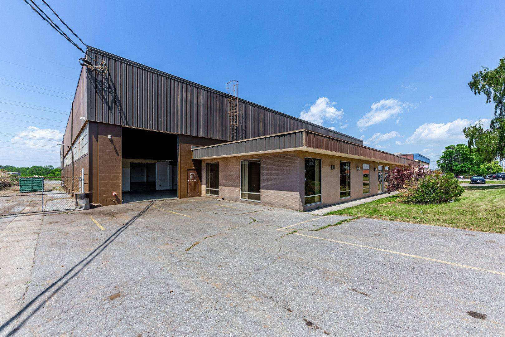Pickering, ON L1W 1Z6,890 Dillingham RD