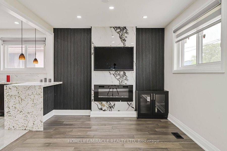 Toronto W10, ON M9V 1X4,159 Taysham CRES