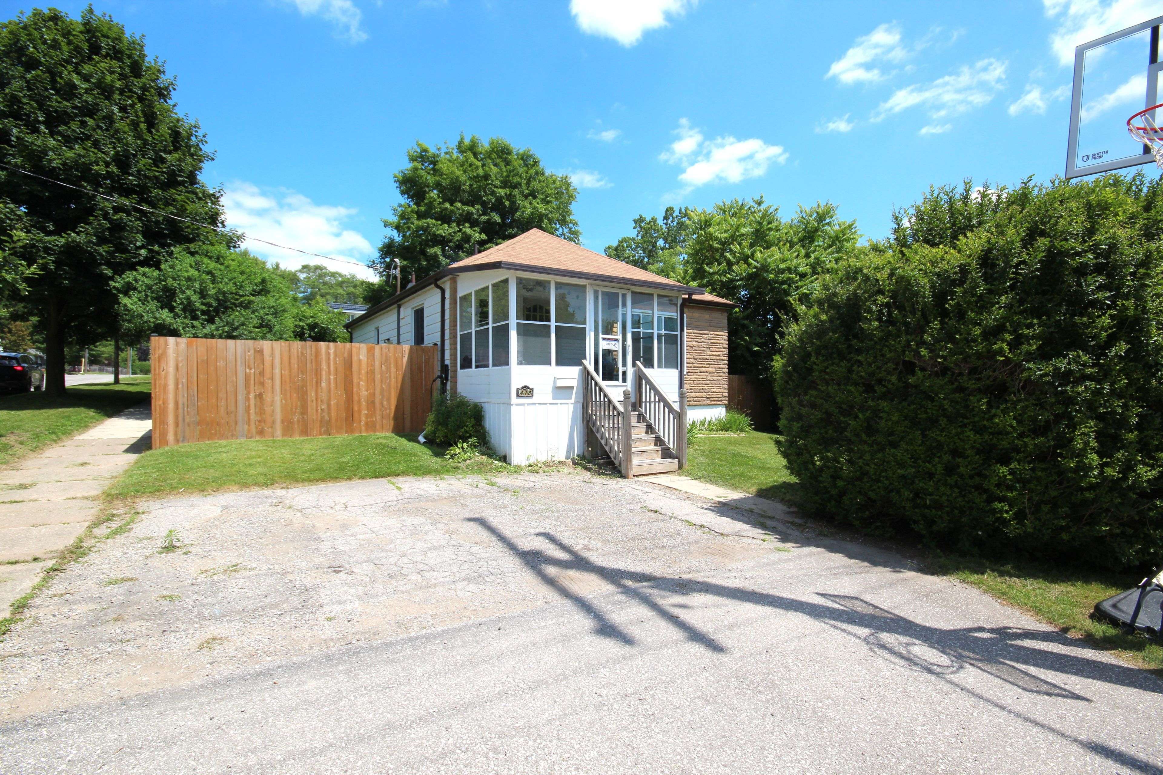 London East, ON N5W 4C5,478 Mccormick BLVD
