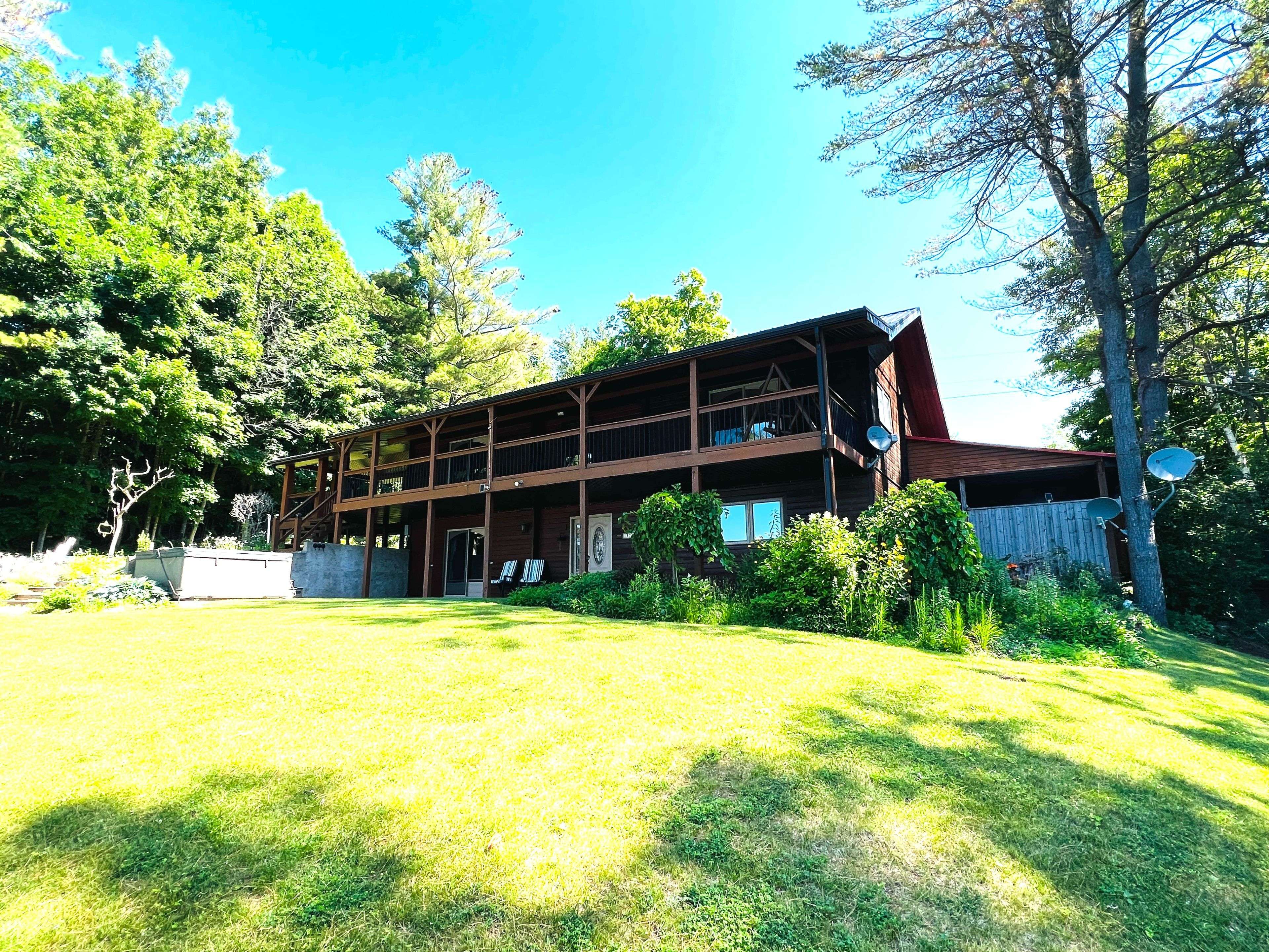 Rideau Lakes, ON K0G 1E0,174 Brooks Point RD