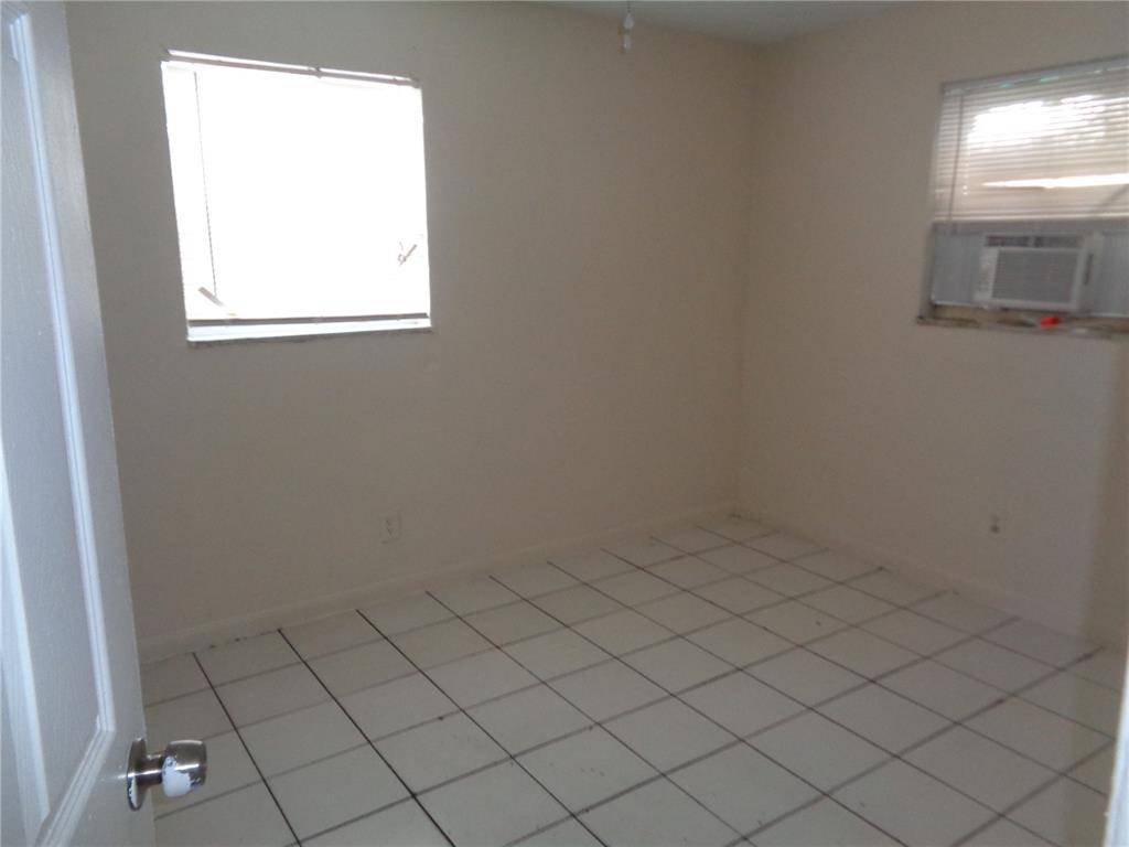 Pompano Beach, FL 33060,345 NW 5th St #4