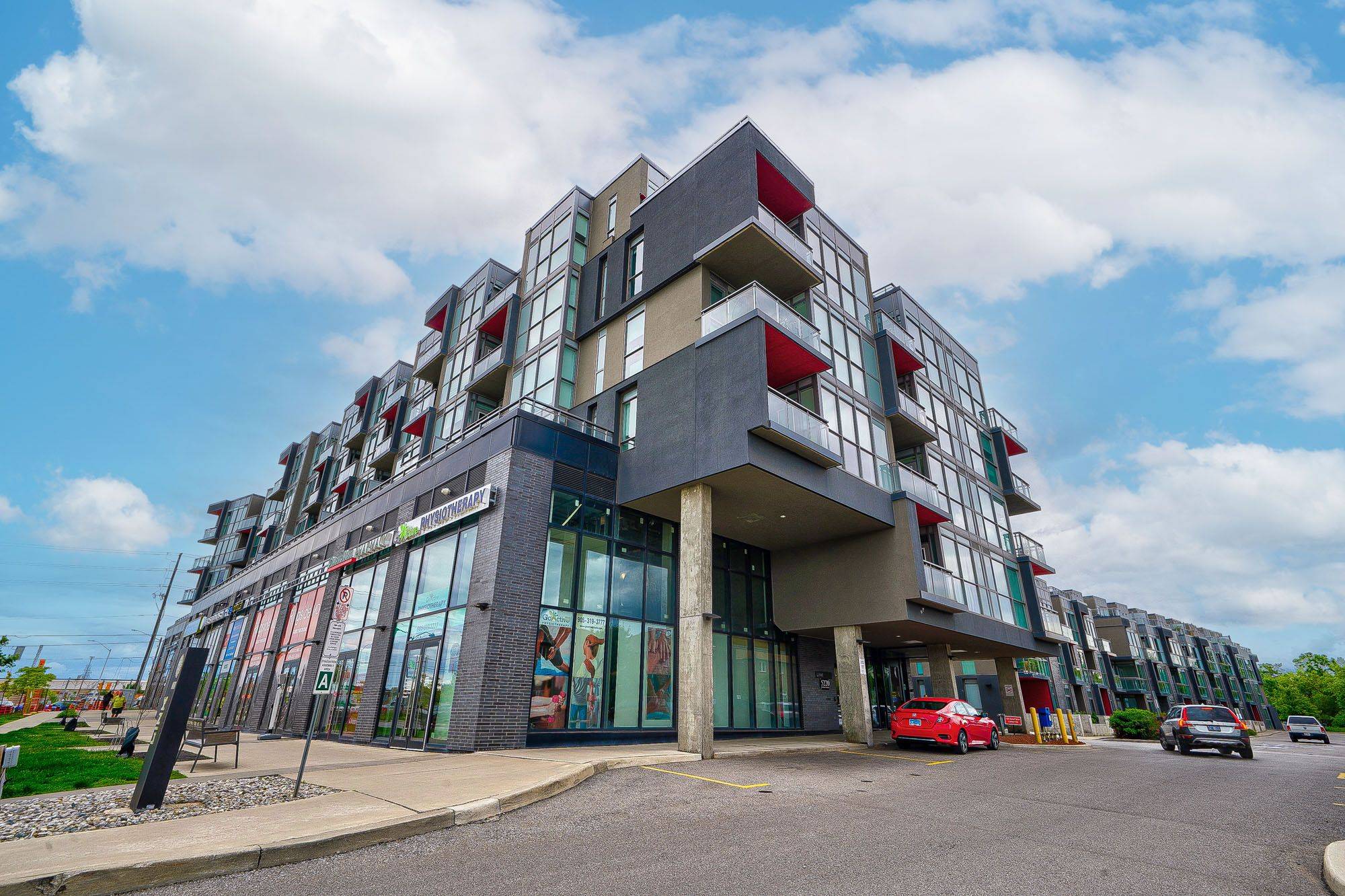 Burlington, ON L7L 0J4,5220 Dundas ST #D413