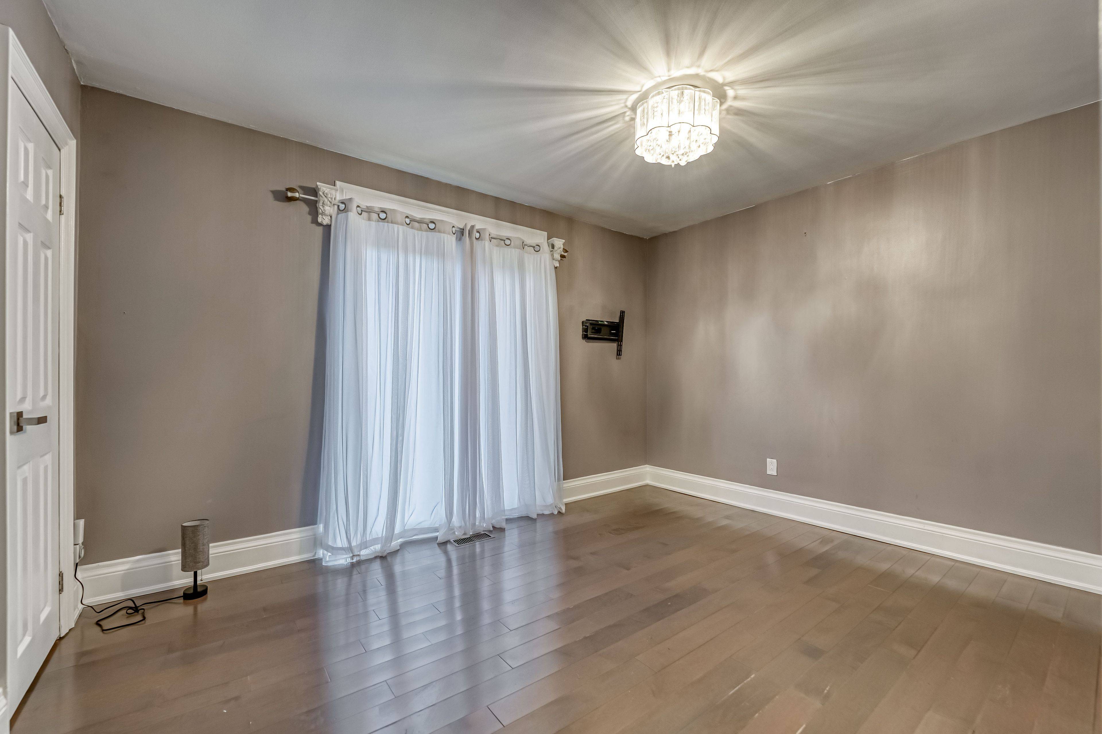 Mississauga, ON L5C 2H8,3506 Orion CRES