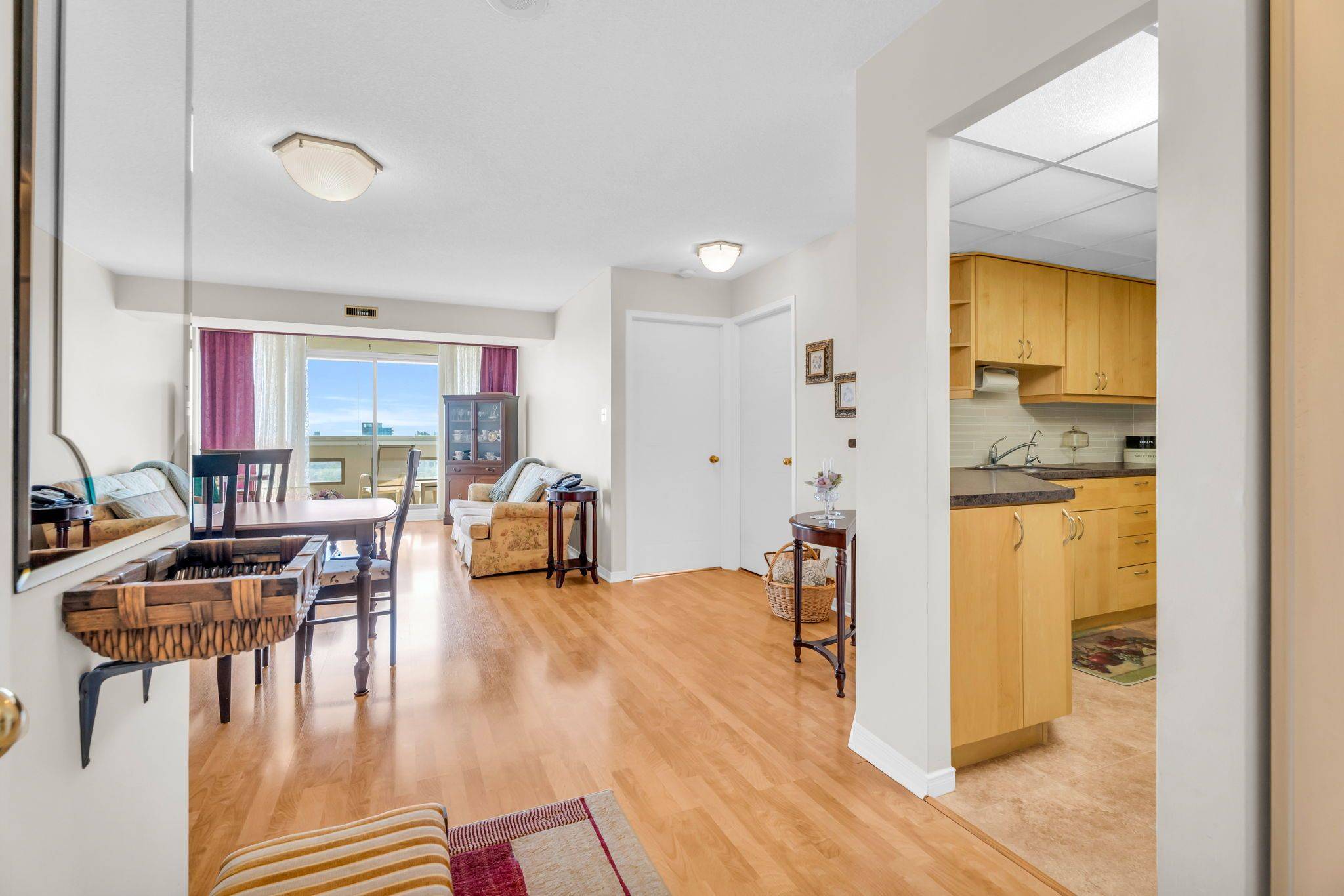 Halton Hills, ON L7G 5J8,20 McFarlane DR #708