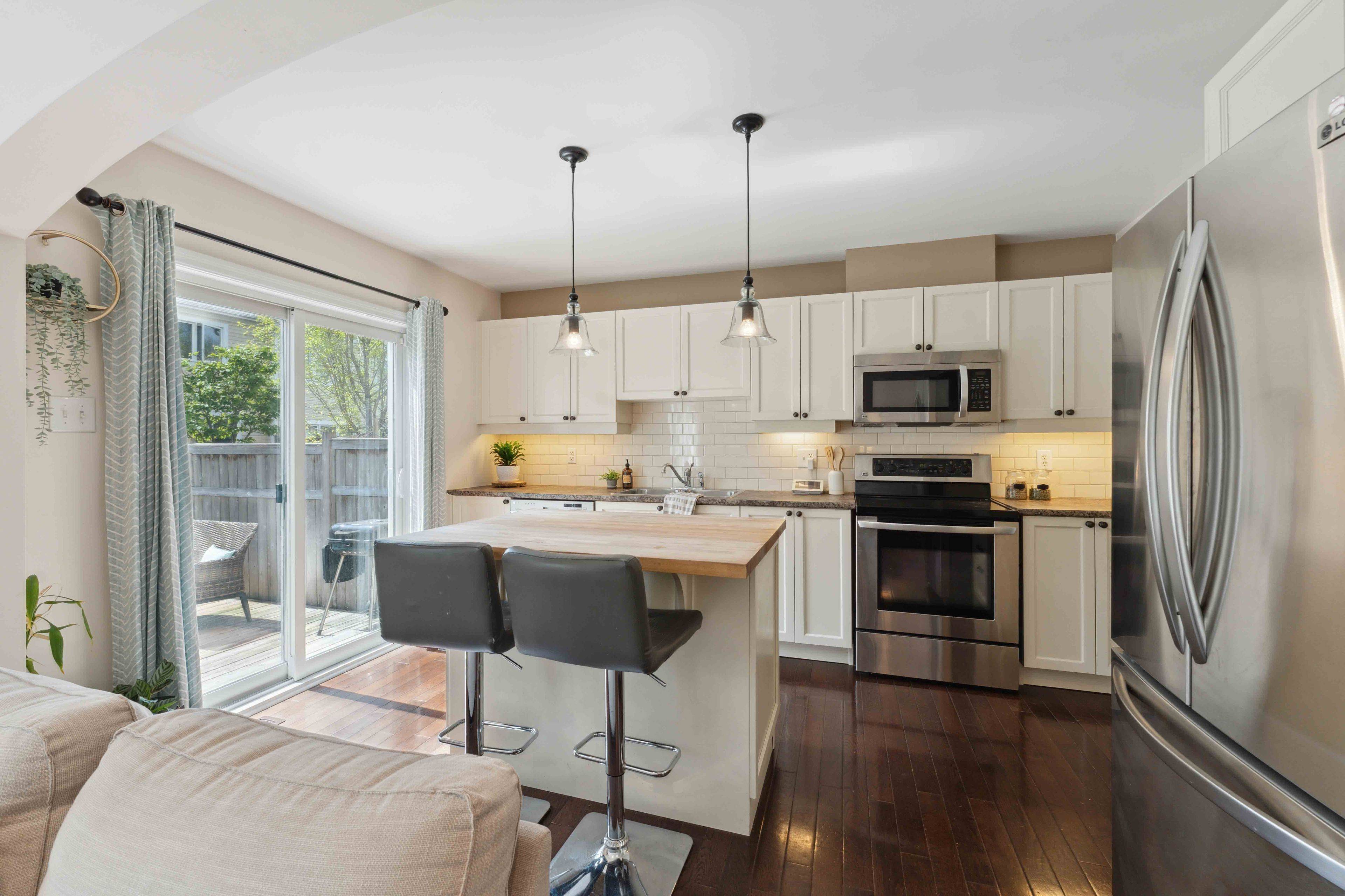 Stittsville - Munster - Richmond, ON K2S 0N5,1051 Pampero CRES
