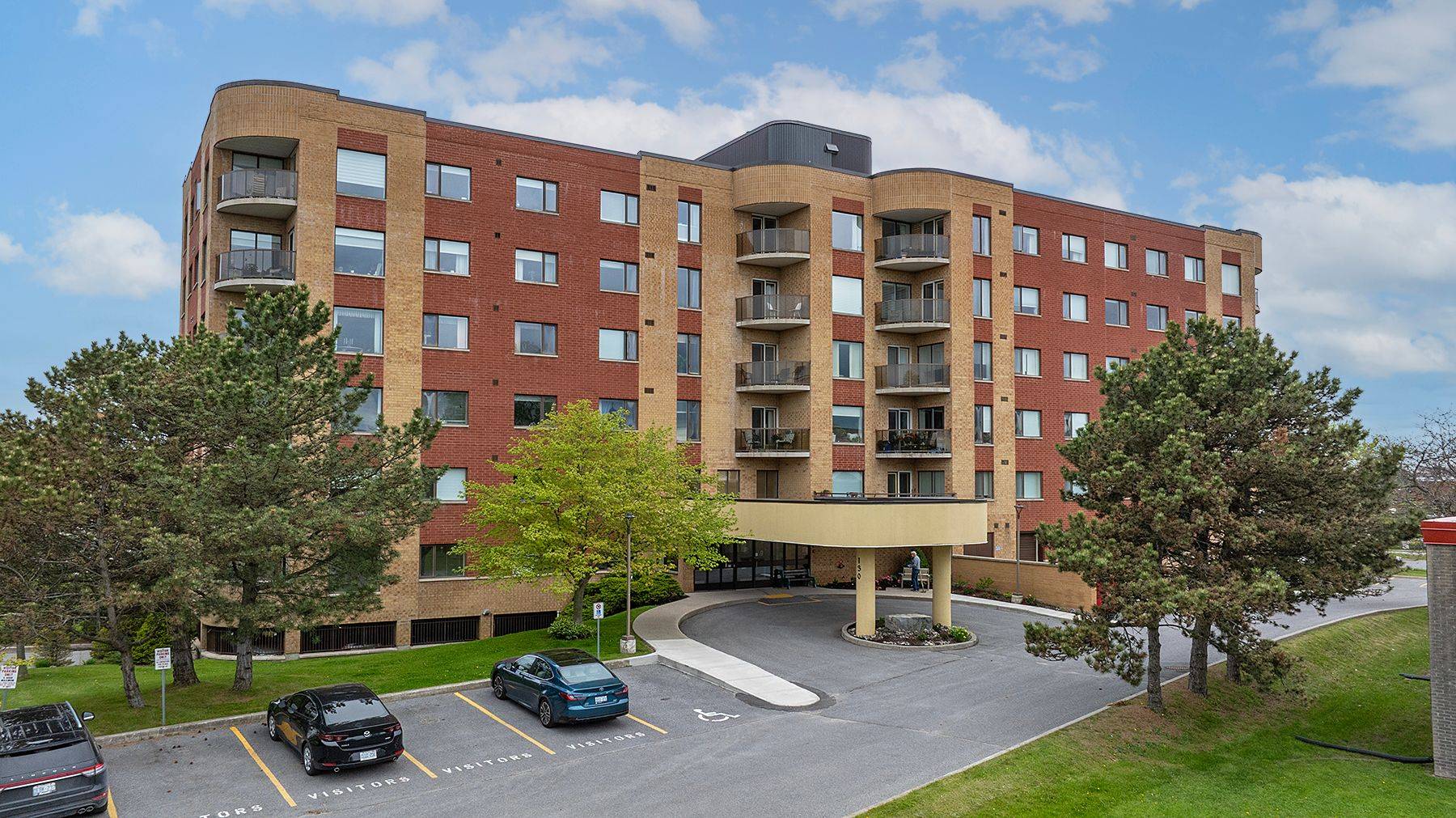 Kingston, ON K7L 5R1,130 Wright CRES #605