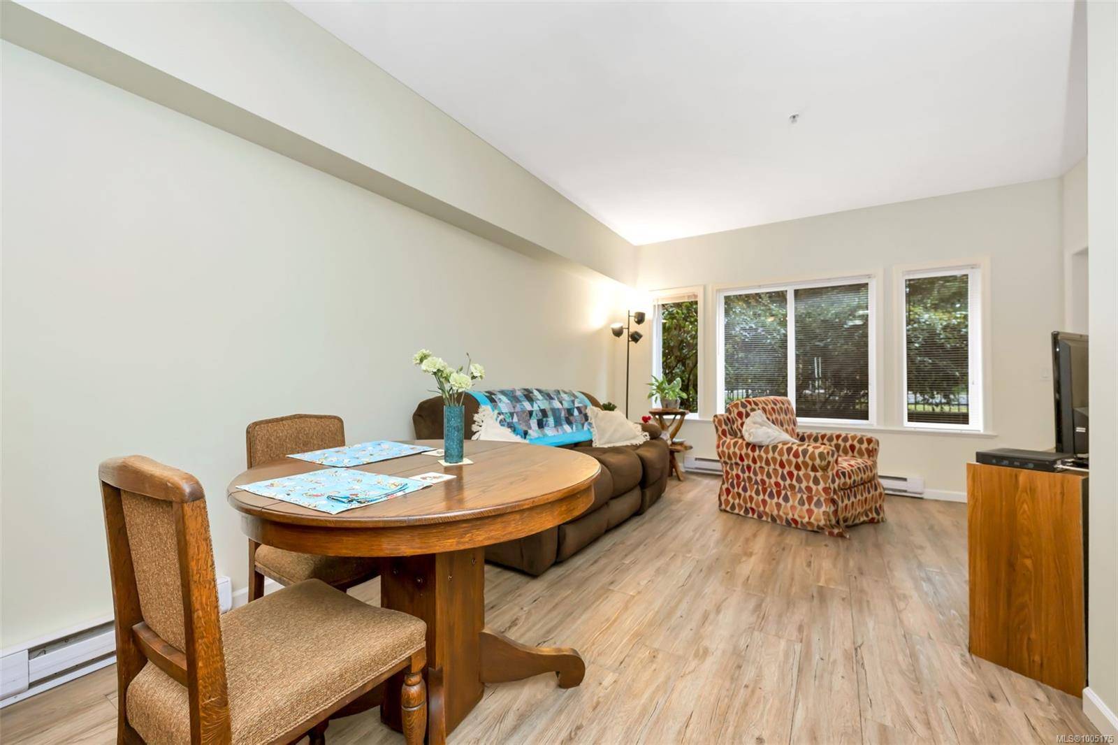 Colwood, BC V9B 2W3,360 Goldstream Ave #103