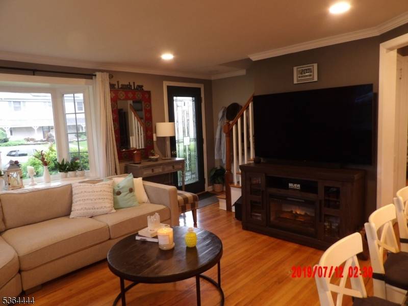 Rahway City, NJ 07065,732 Grove St