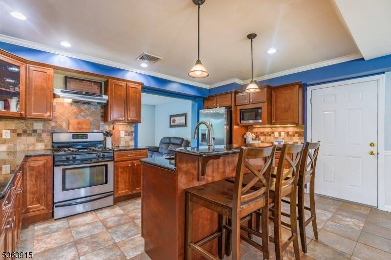 Little Falls Twp., NJ 07424,88 Bergen Dr