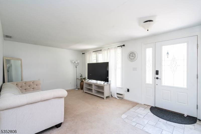 Glen Gardner Boro, NJ 08826,7 Codington Ln