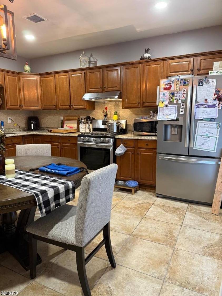 Kearny Town, NJ 07032,191 Oakwood