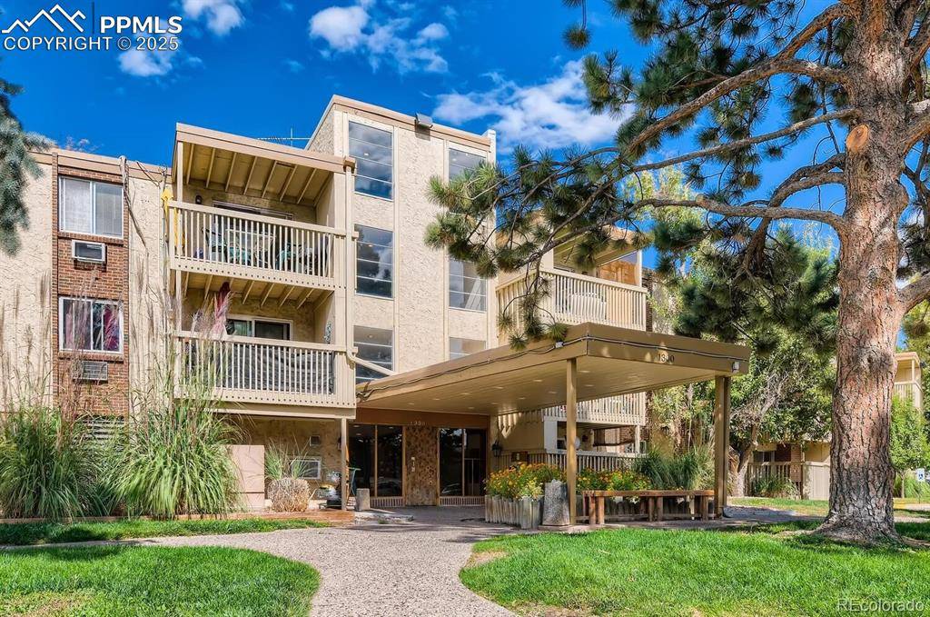 Denver, CO 80231,1300 Parker RD #PH 9