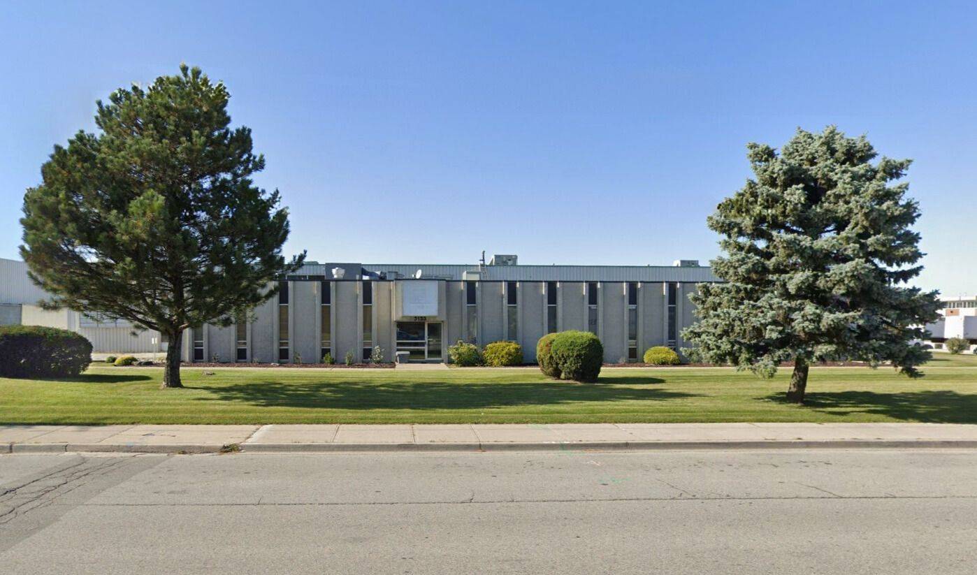 Mississauga, ON L4V 1C5,3133 Orlando DR #D