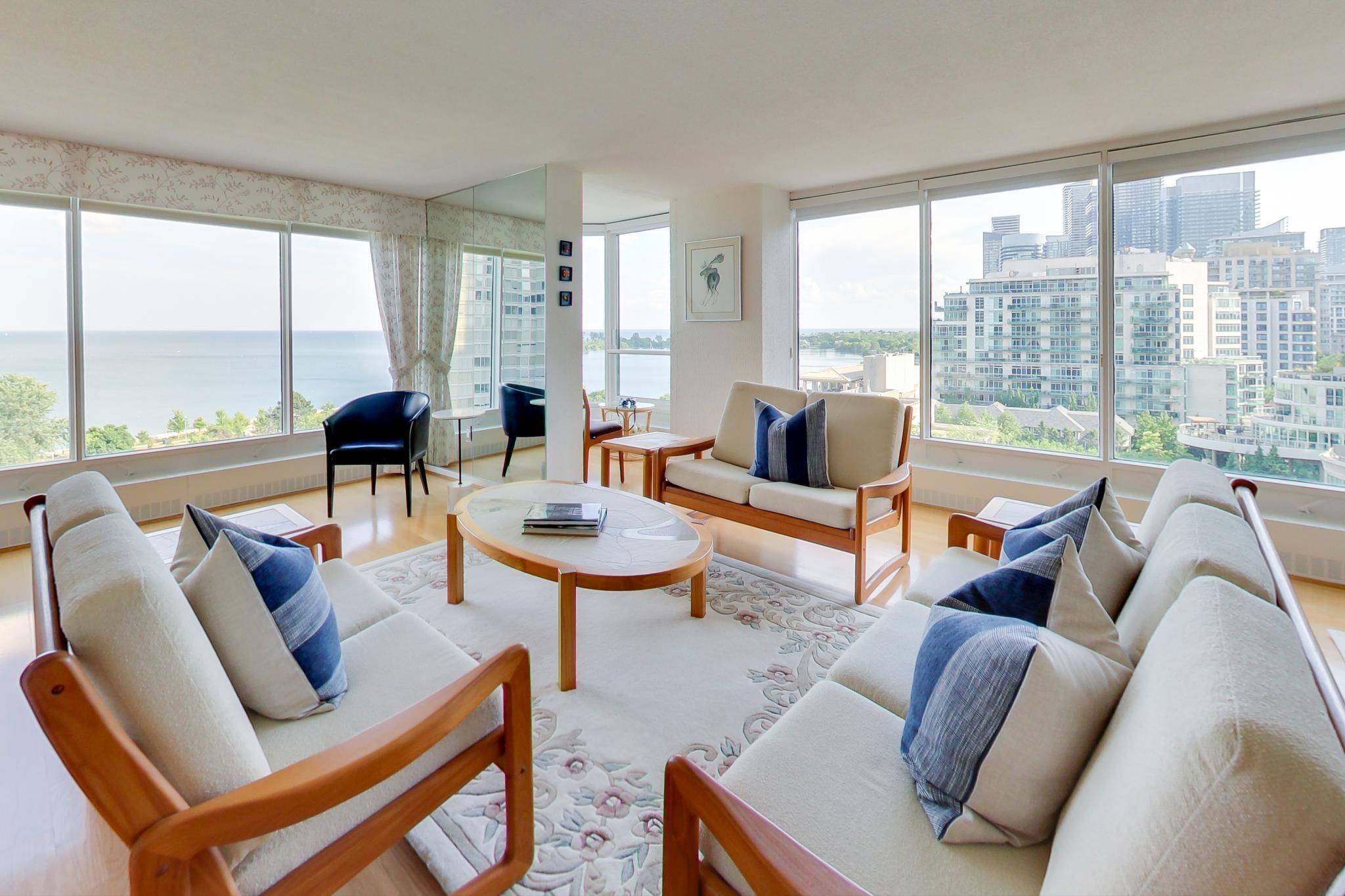 Toronto W06, ON M8V 2Z6,2045 Lake Shore BLVD W #904