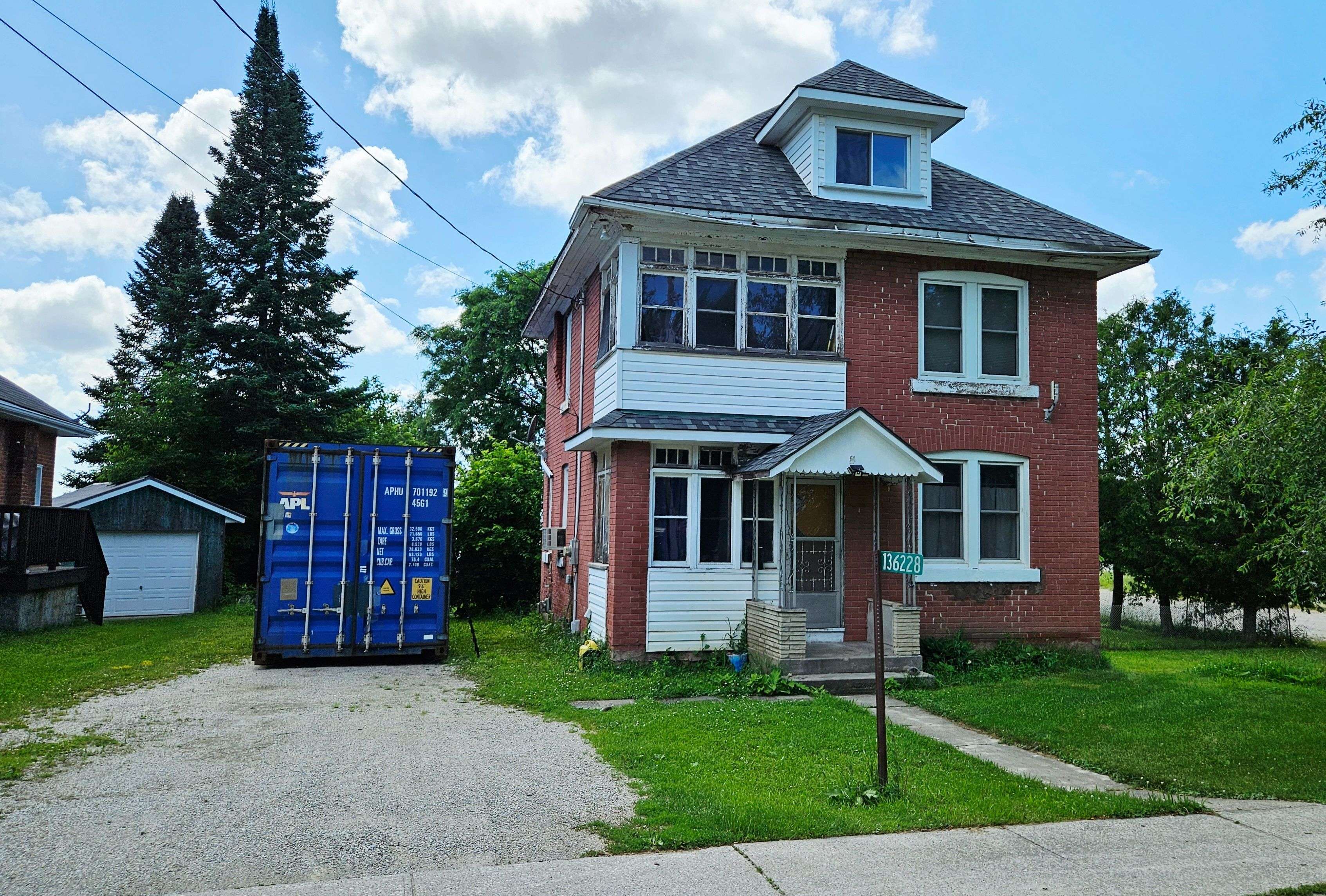 Chatsworth, ON N0H 1K0,136228 Grey Road 40 RD