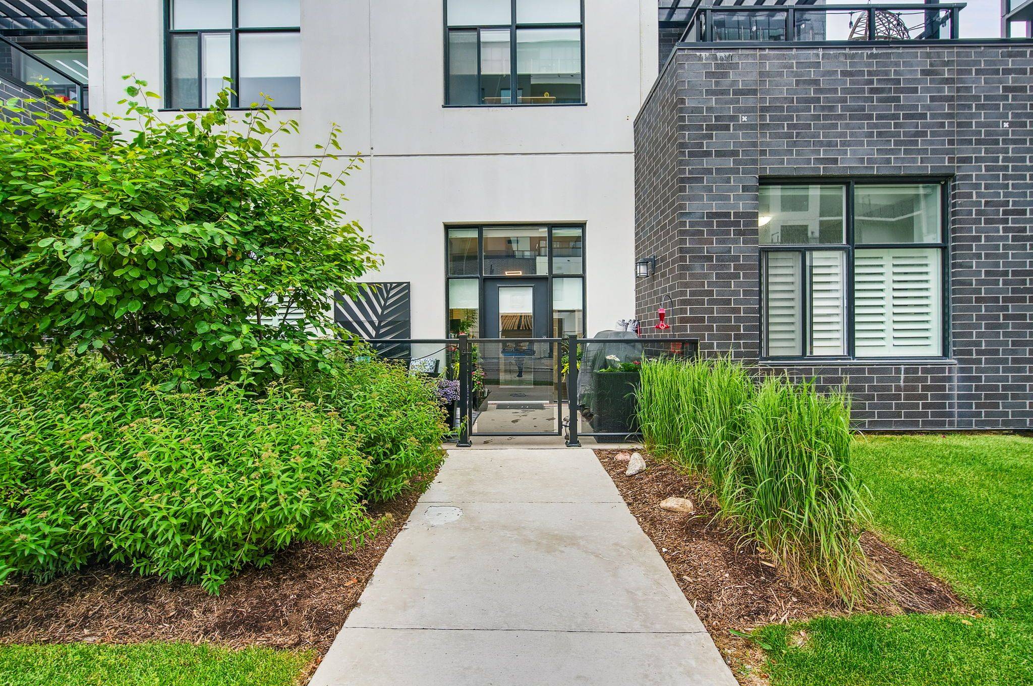 Guelph, ON N1L 0P5,1880 Gordon ST #112