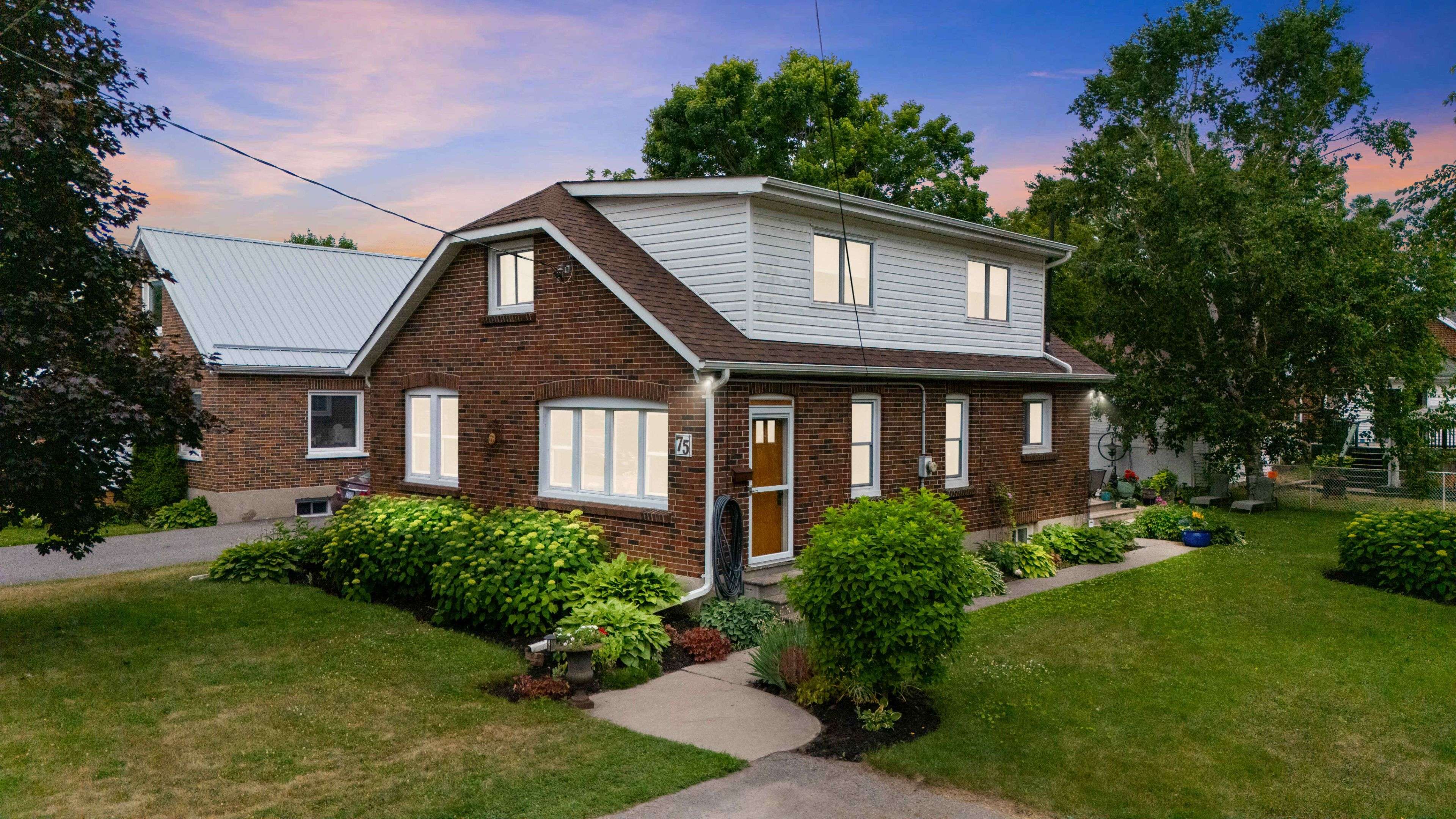 Peterborough Central, ON K9J 5B1,75 Lynch ST