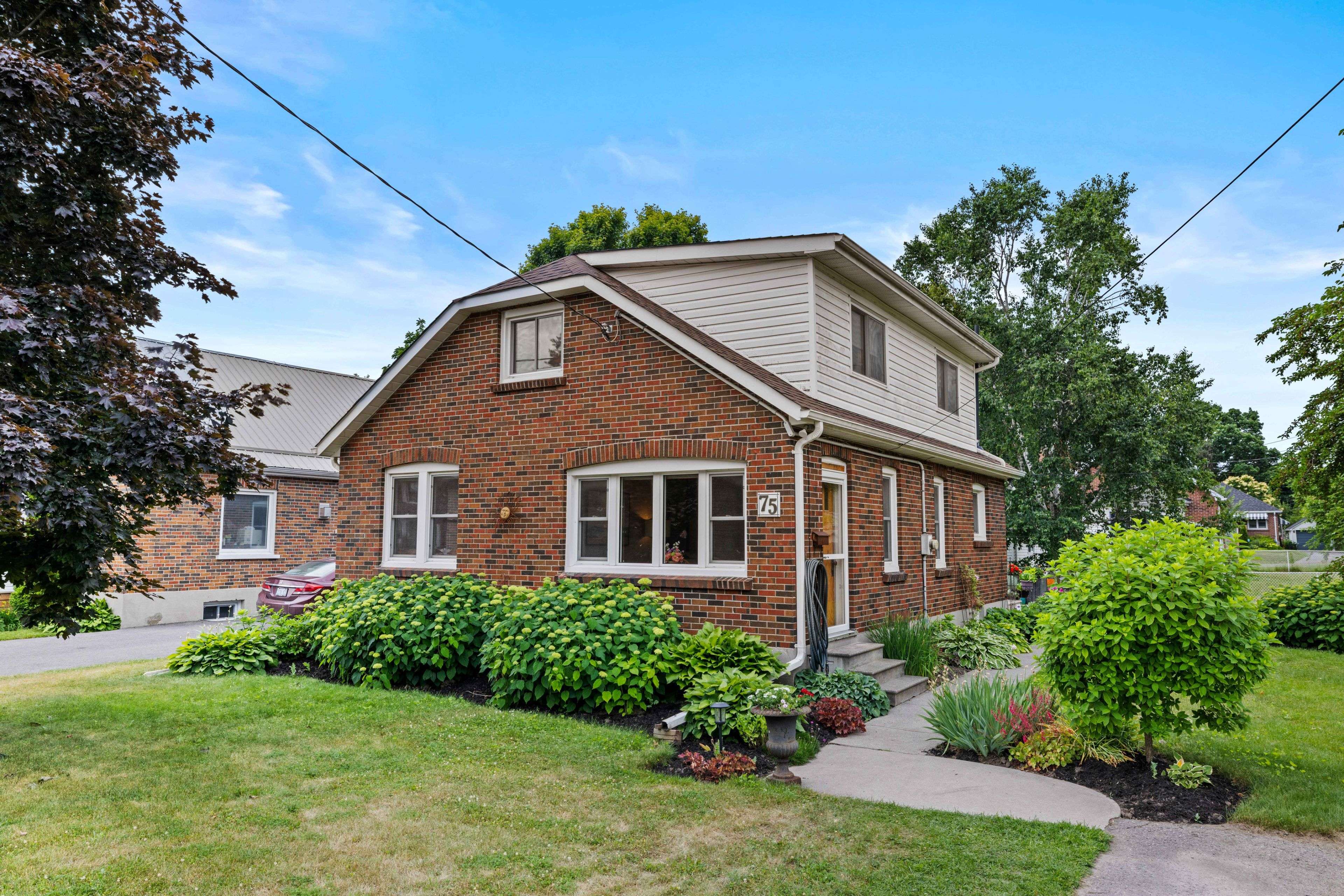 Peterborough Central, ON K9J 5B1,75 Lynch ST