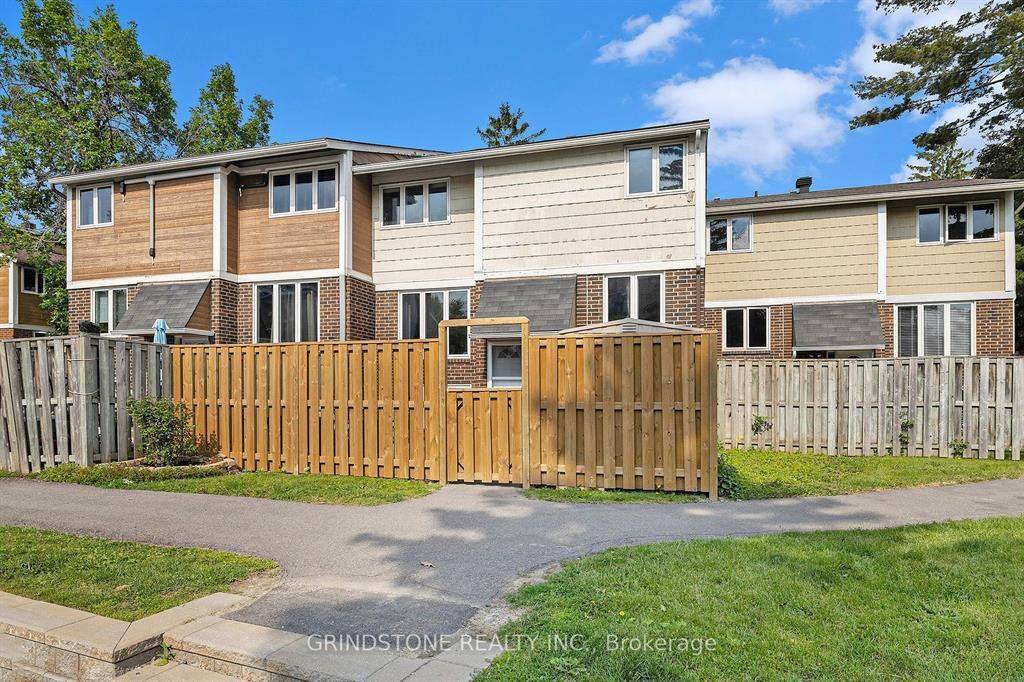 Kanata, ON K2K 1Y8,127 Salter CRES
