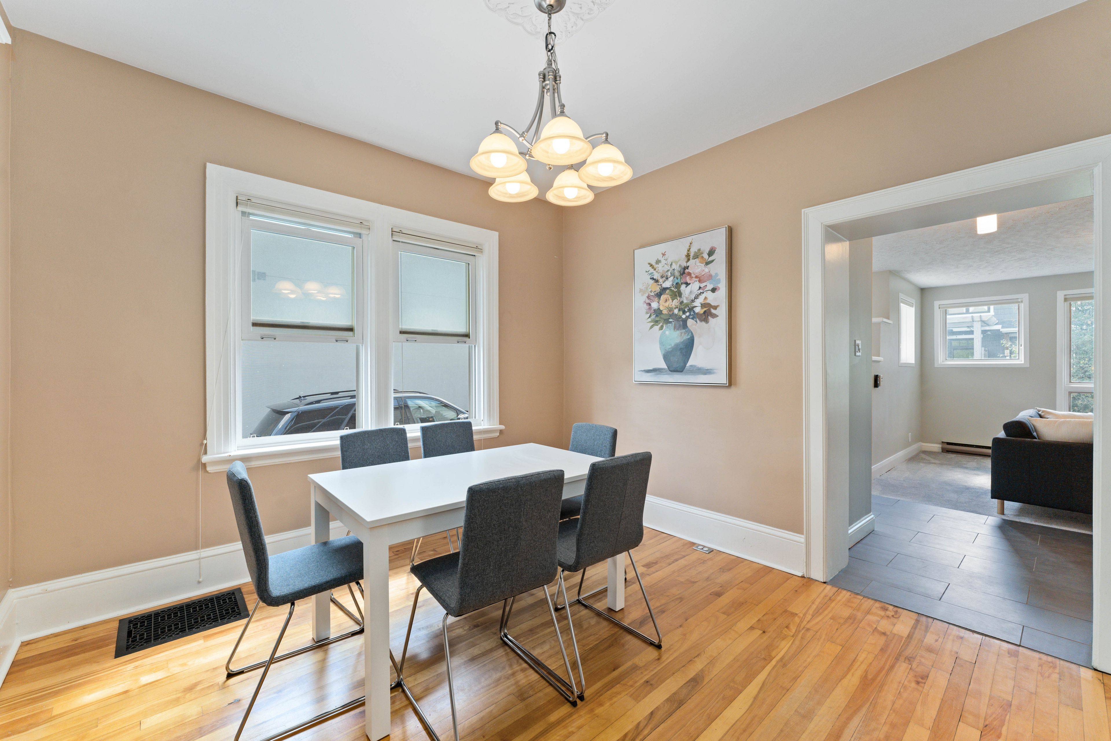Carlingwood - Westboro And Area, ON K1Z 5B6,284 Churchill AVE N