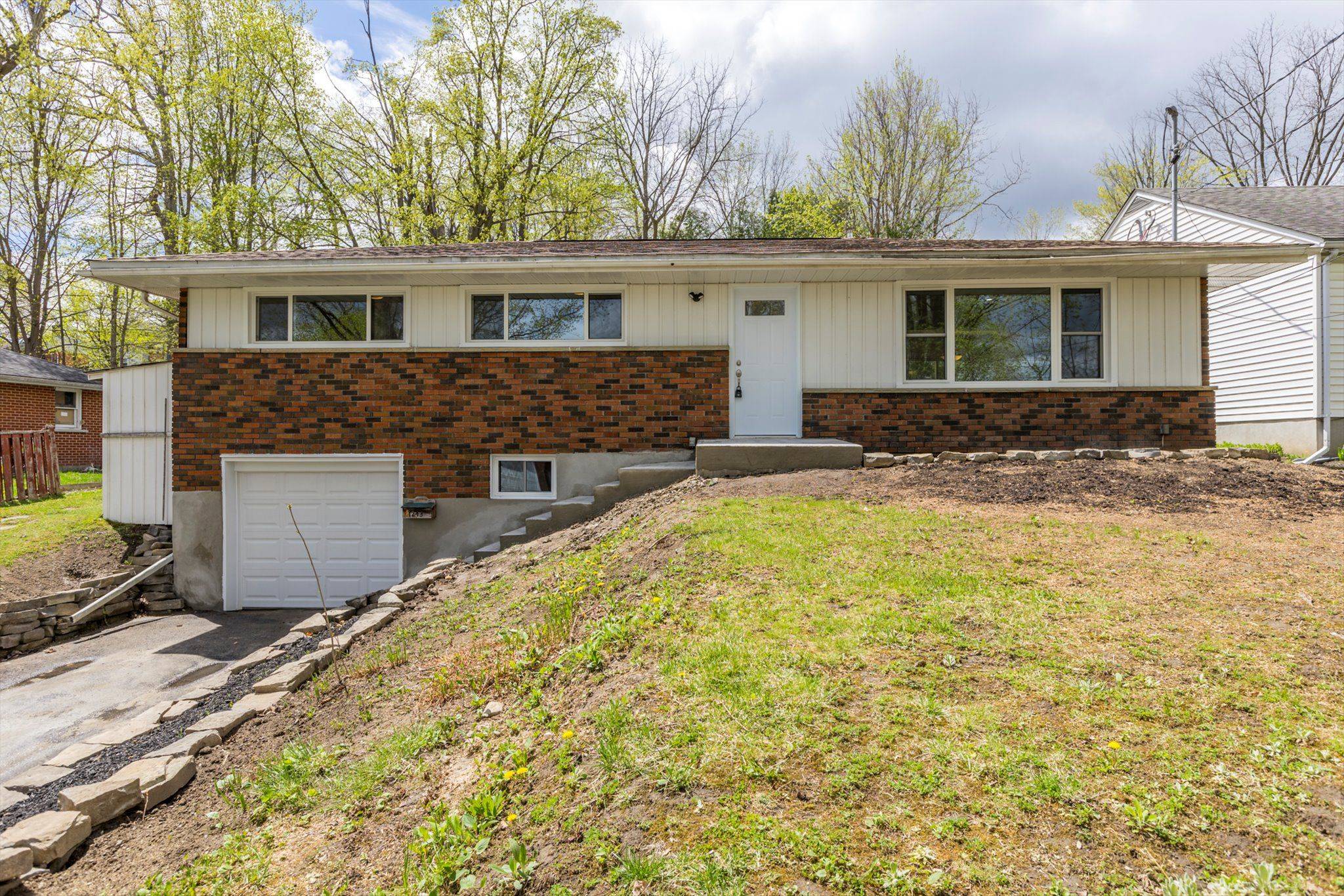 Peterborough Central, ON K9J 6A3,1243 Albertus AVE