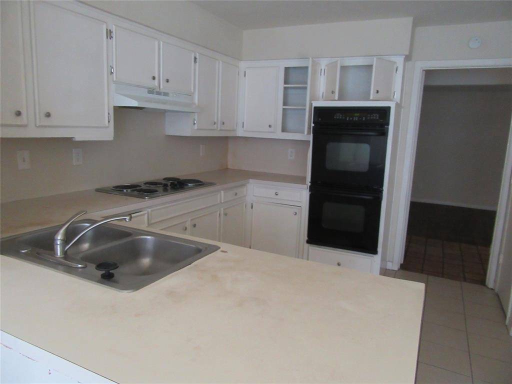 Dallas, TX 75238,9516 Summerhill Lane