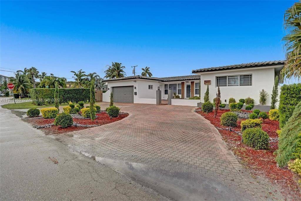 North Miami Beach, FL 33160,3101 NE 164th St