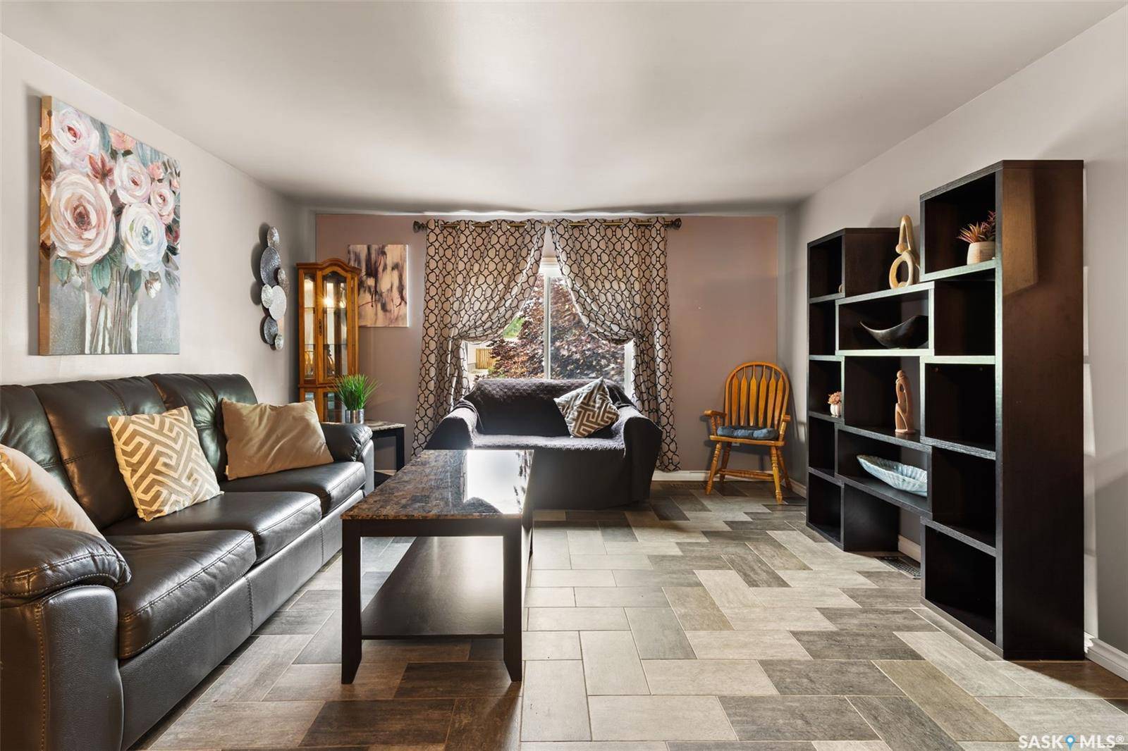 Regina, SK S4R 7E5,11 GARUIK CRESCENT