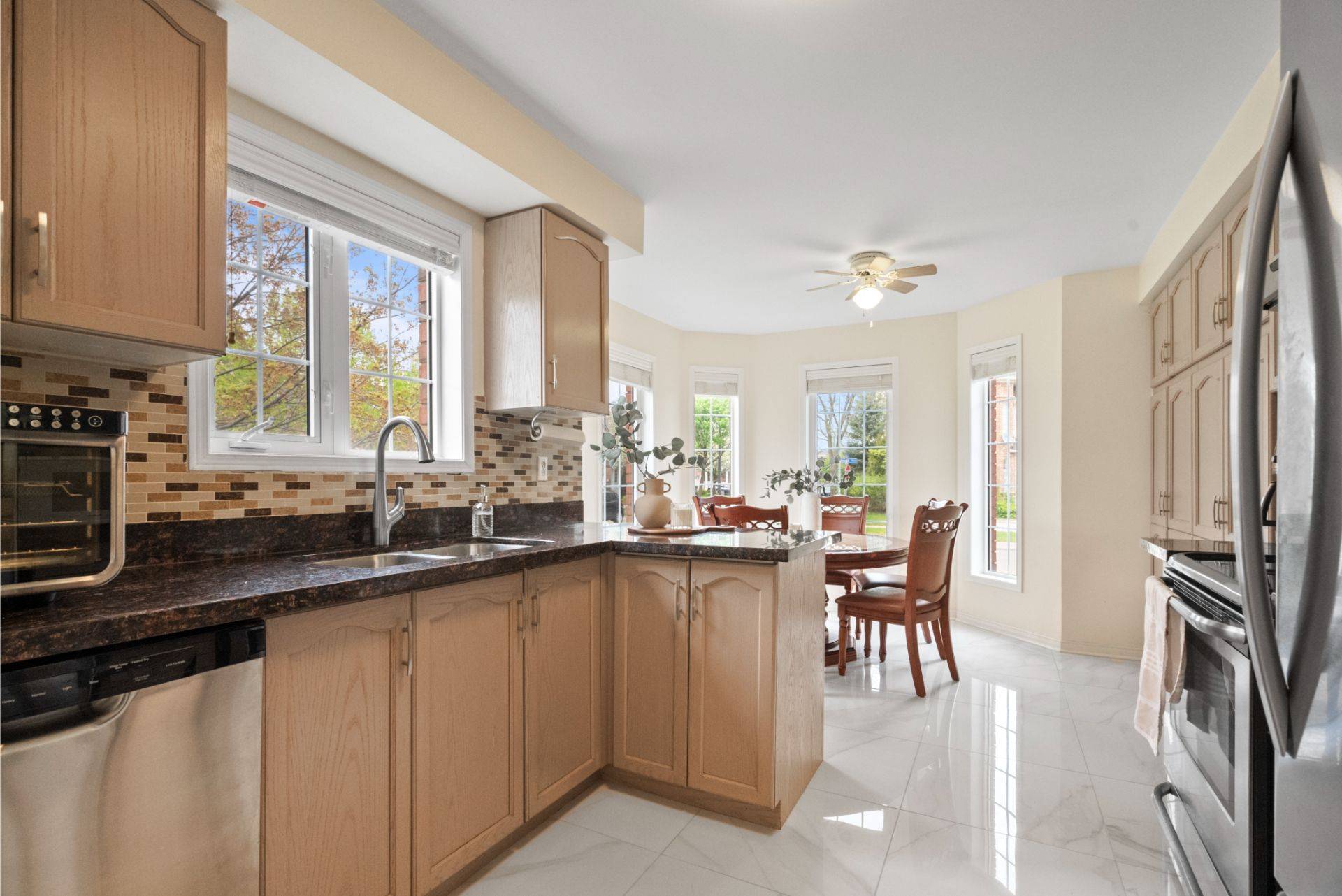 Mississauga, ON L5M 6L7,5554 Linwell PL