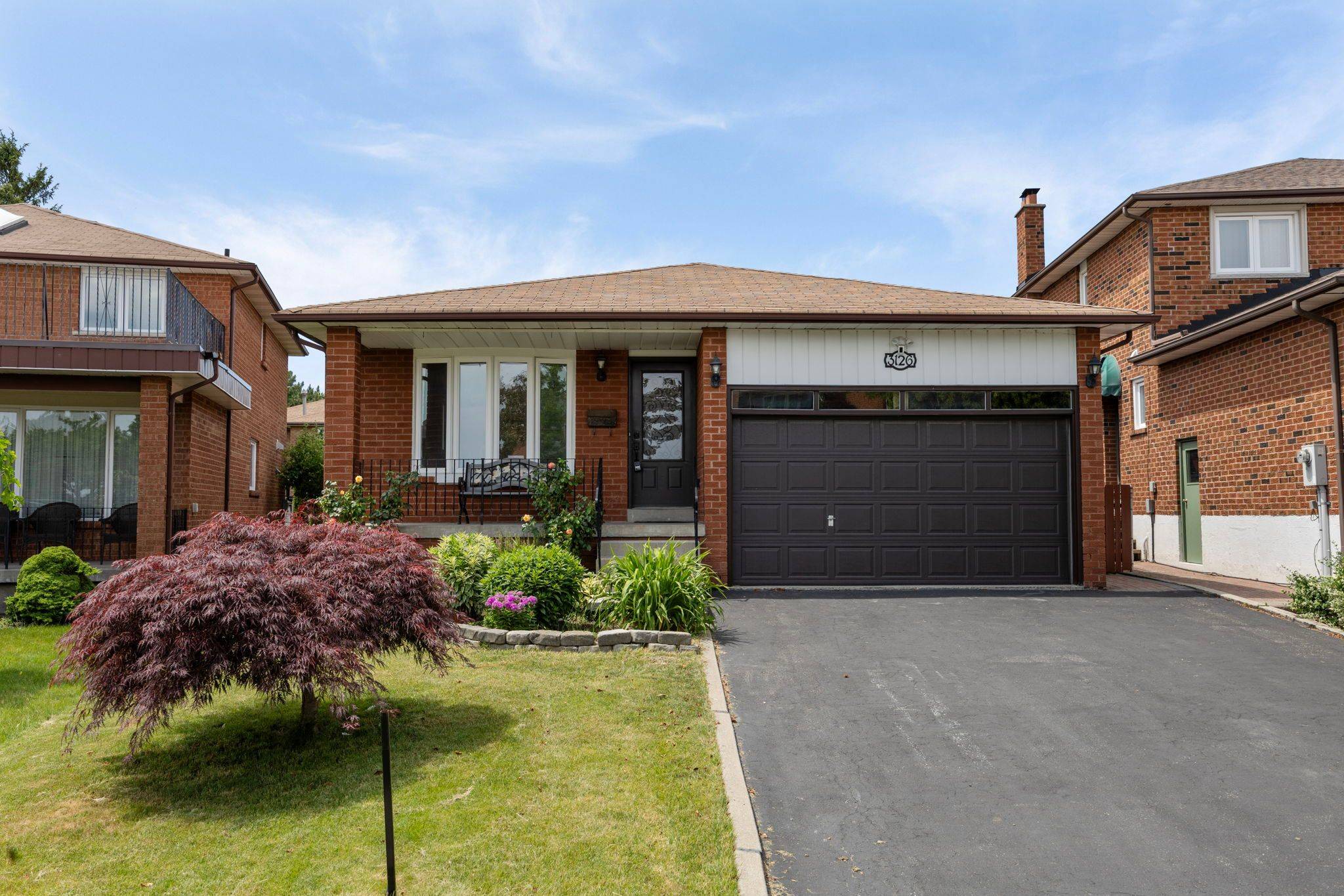 Mississauga, ON L4X 2V5,3126 Nawbrook RD