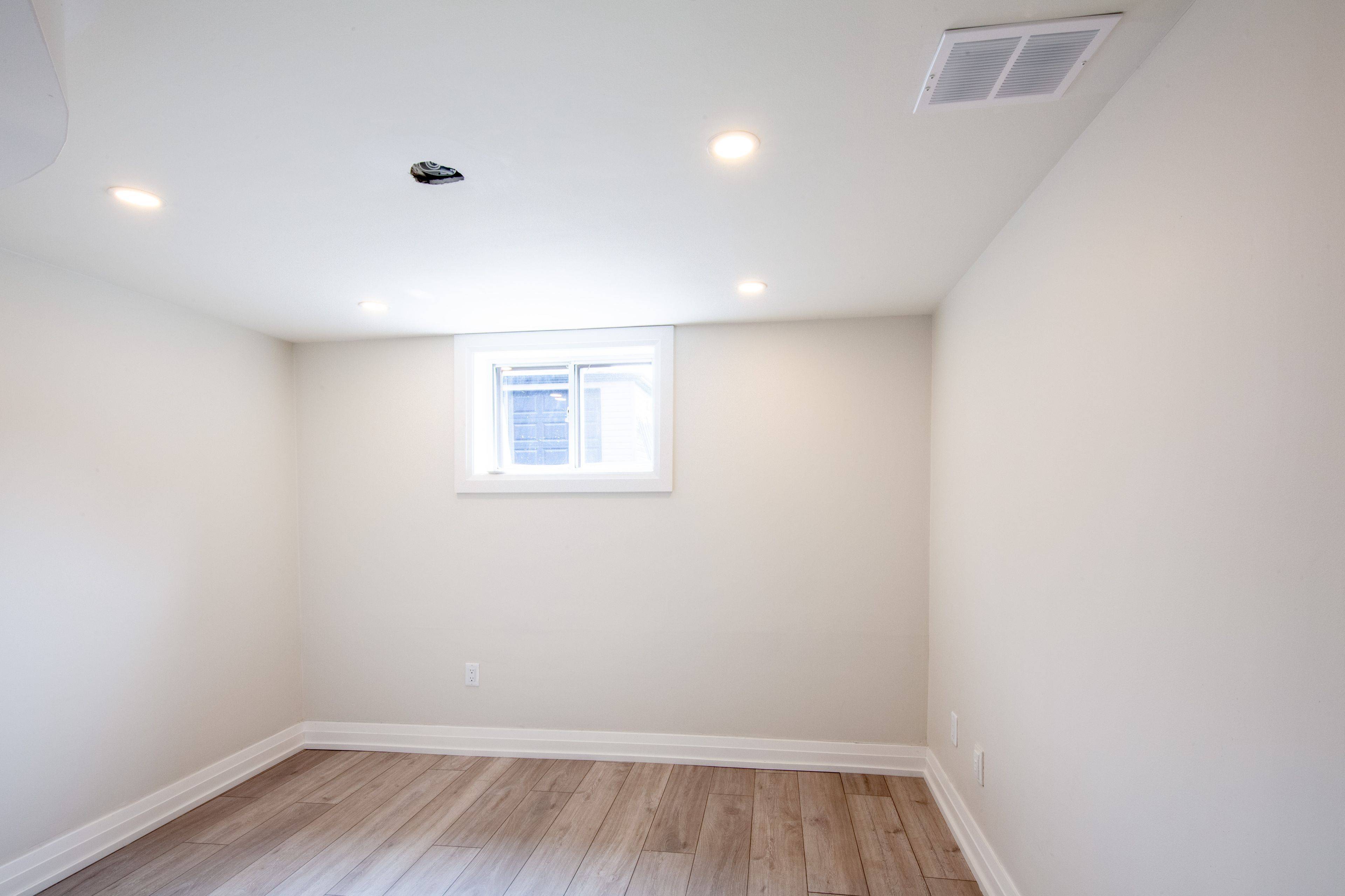 Toronto W06, ON M8W 4A9,34 Robindale AVE #Basement