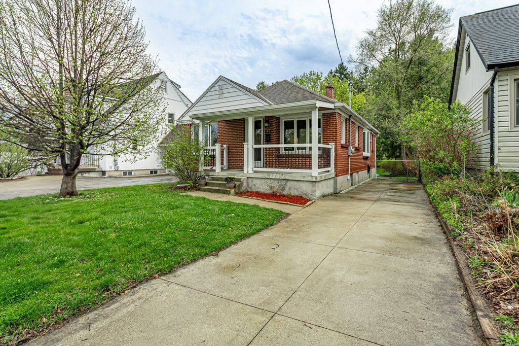 London East, ON N5Y 3R8,627 Wallace ST