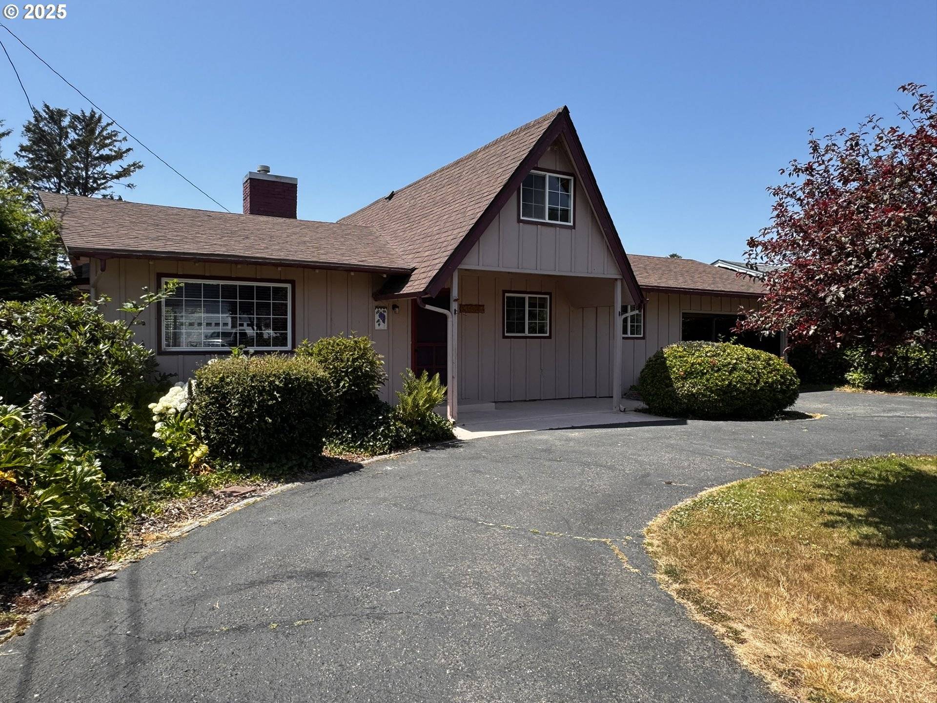 Brookings, OR 97415,14674 WOLLAM RD