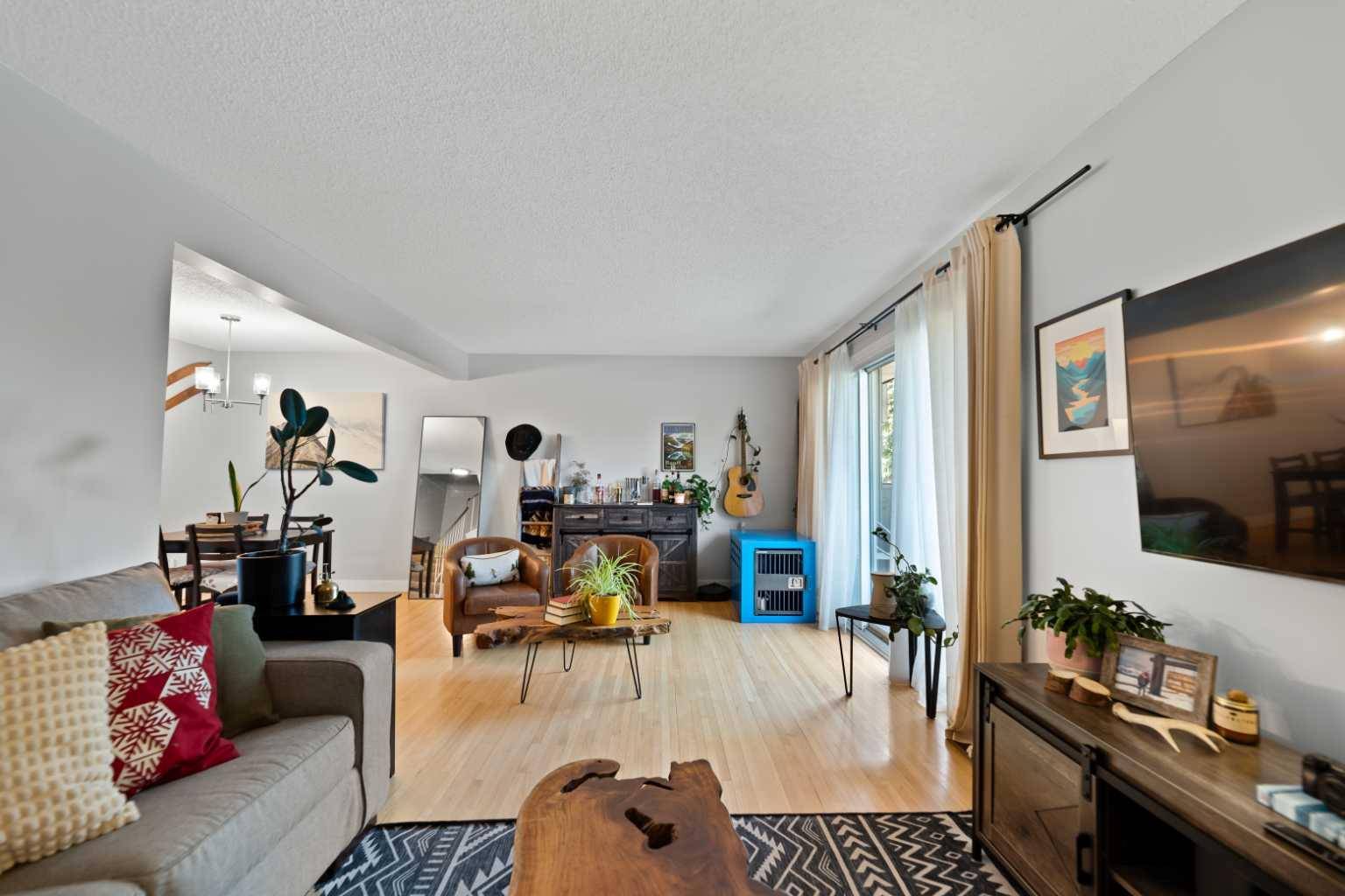 Calgary, AB T2V 3W5,9803 24 ST SW #501