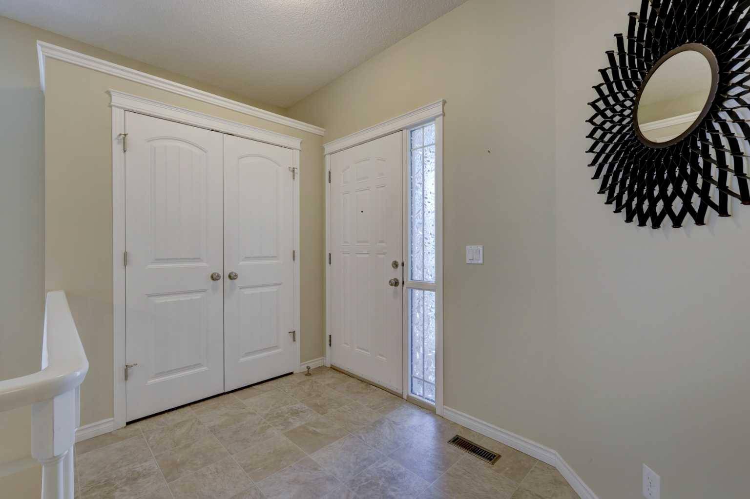 Airdrie, AB T4A 0L9,1402 Ravenscroft AVE SE