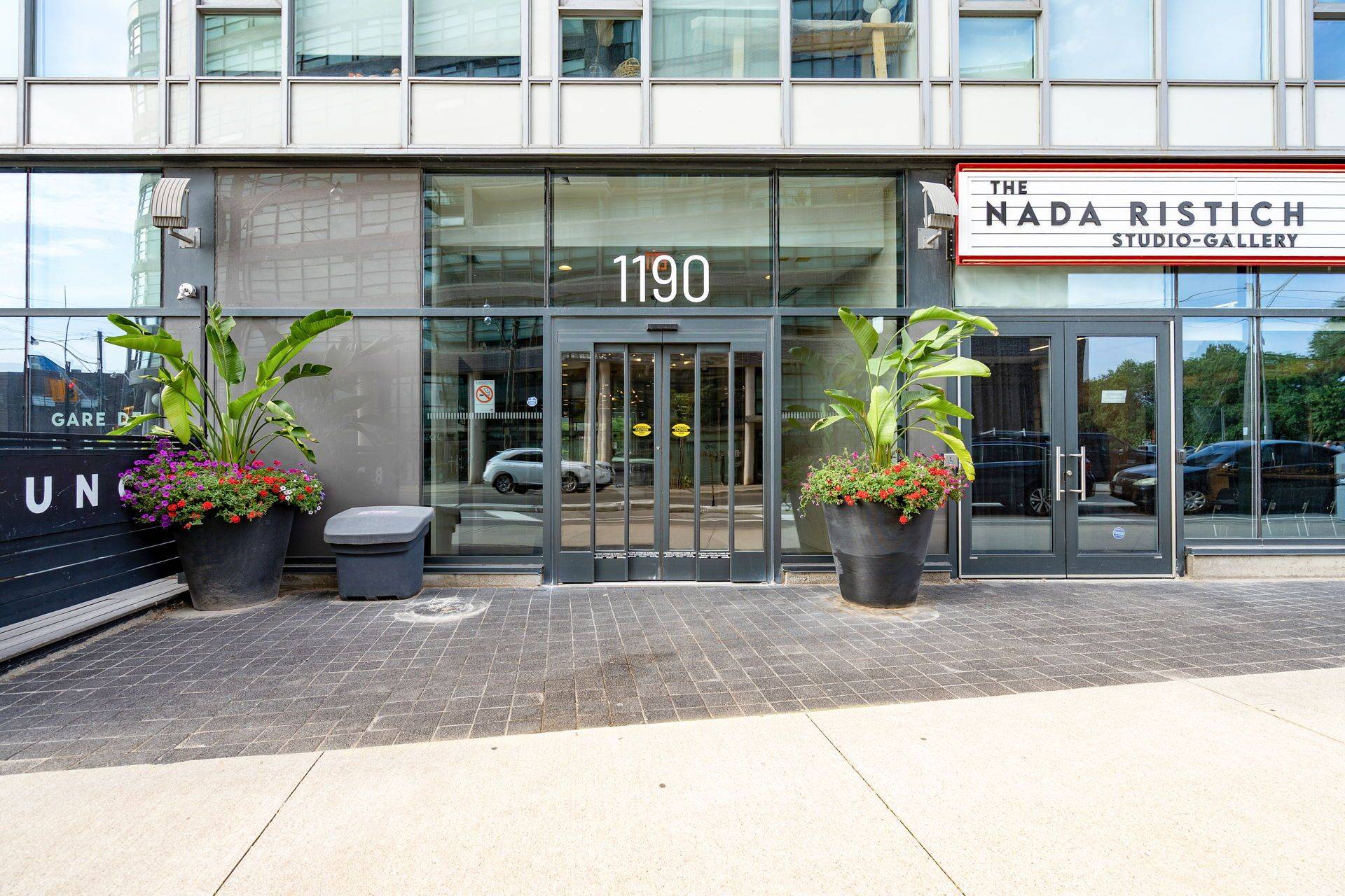 Toronto E01, ON M4M 1S3,1190 Dundas ST #322