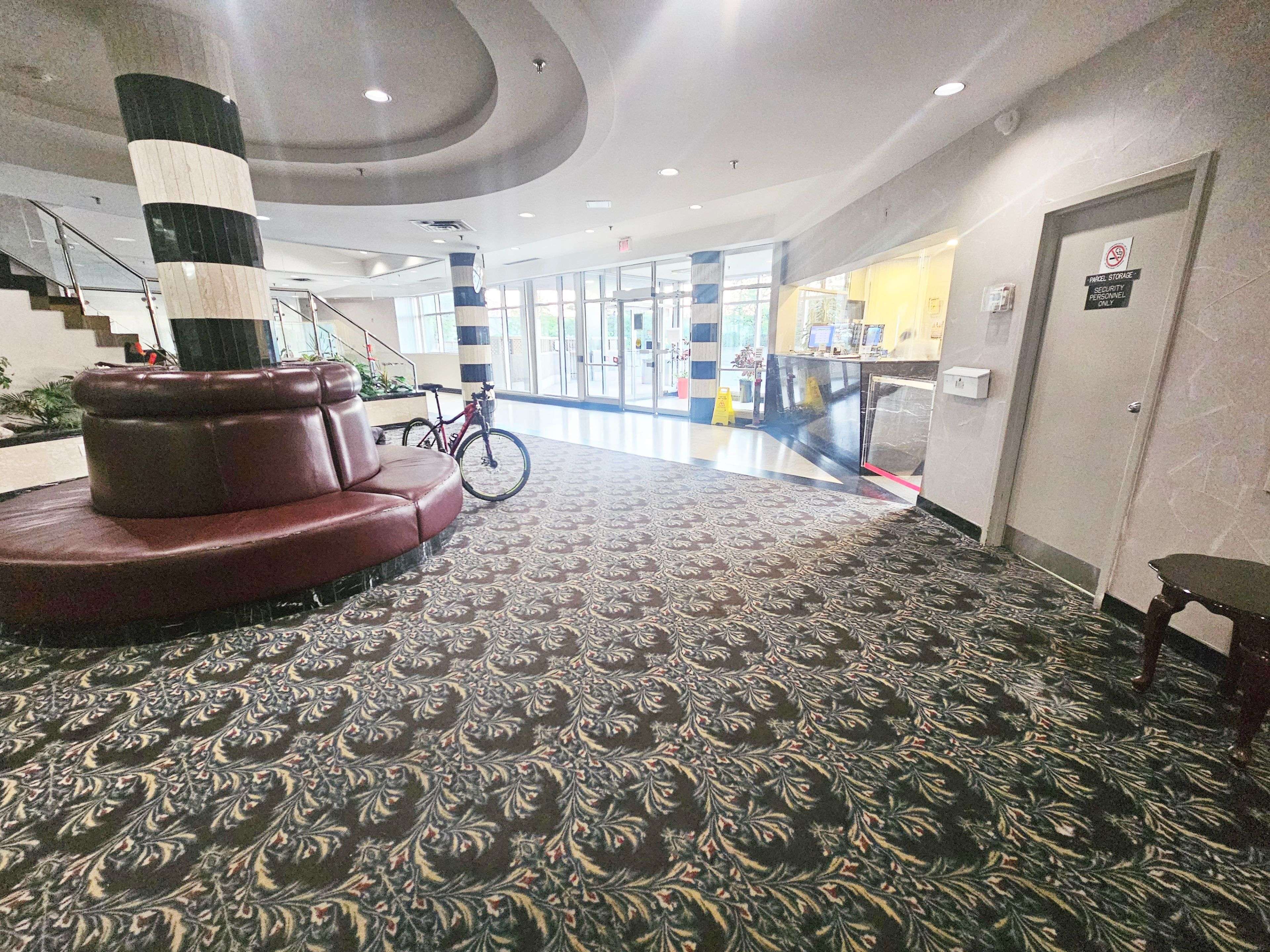 Toronto E04, ON M1P 4Z4,1470 Midland AVE #801
