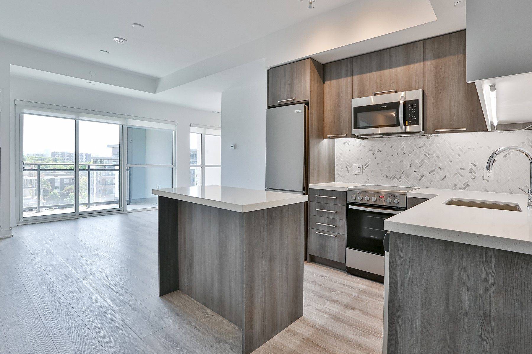 Toronto W07, ON M8Y 0C4,25 Neighbourhood LN #603