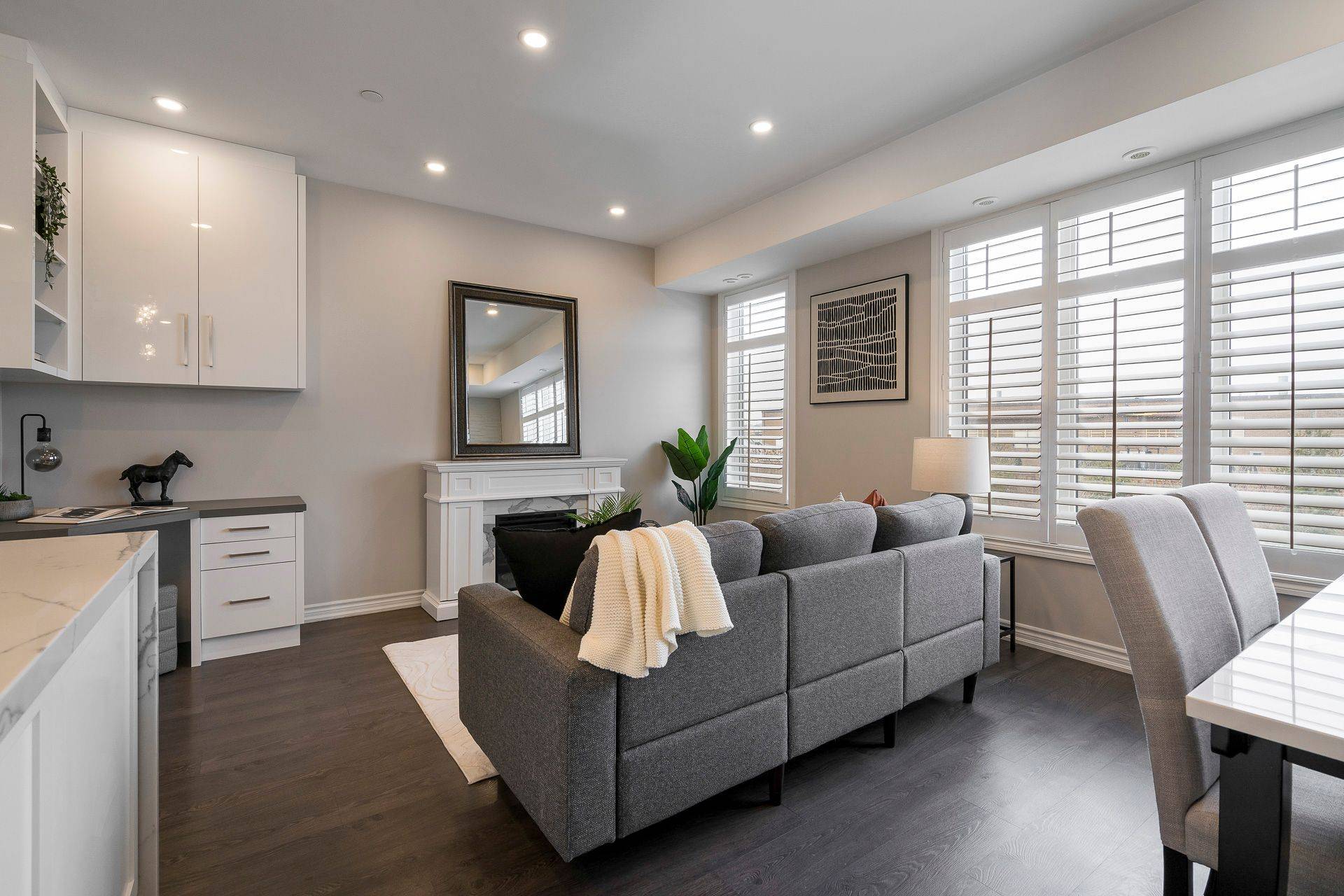 Toronto W06, ON M8W 0A9,145 Long Branch AVE #15