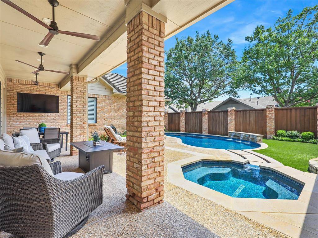Dallas, TX 75287,5516 Inverrary Court