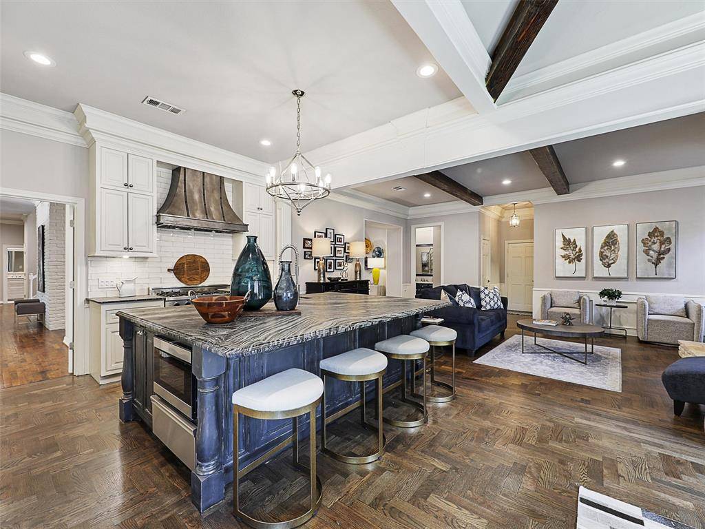 Dallas, TX 75287,5516 Inverrary Court